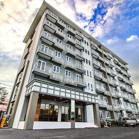 Tai-Shan Suites Ratchaburi Buitenkant foto