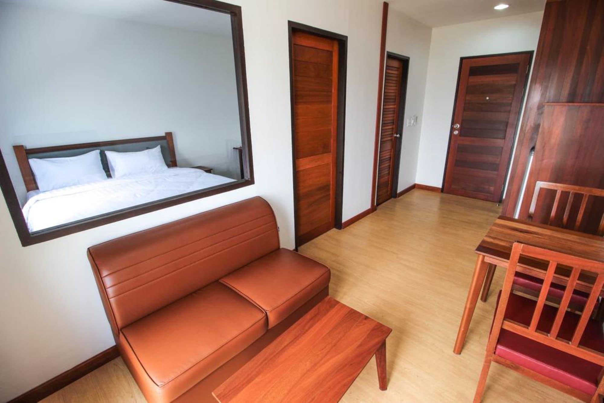 Tai-Shan Suites Ratchaburi Buitenkant foto