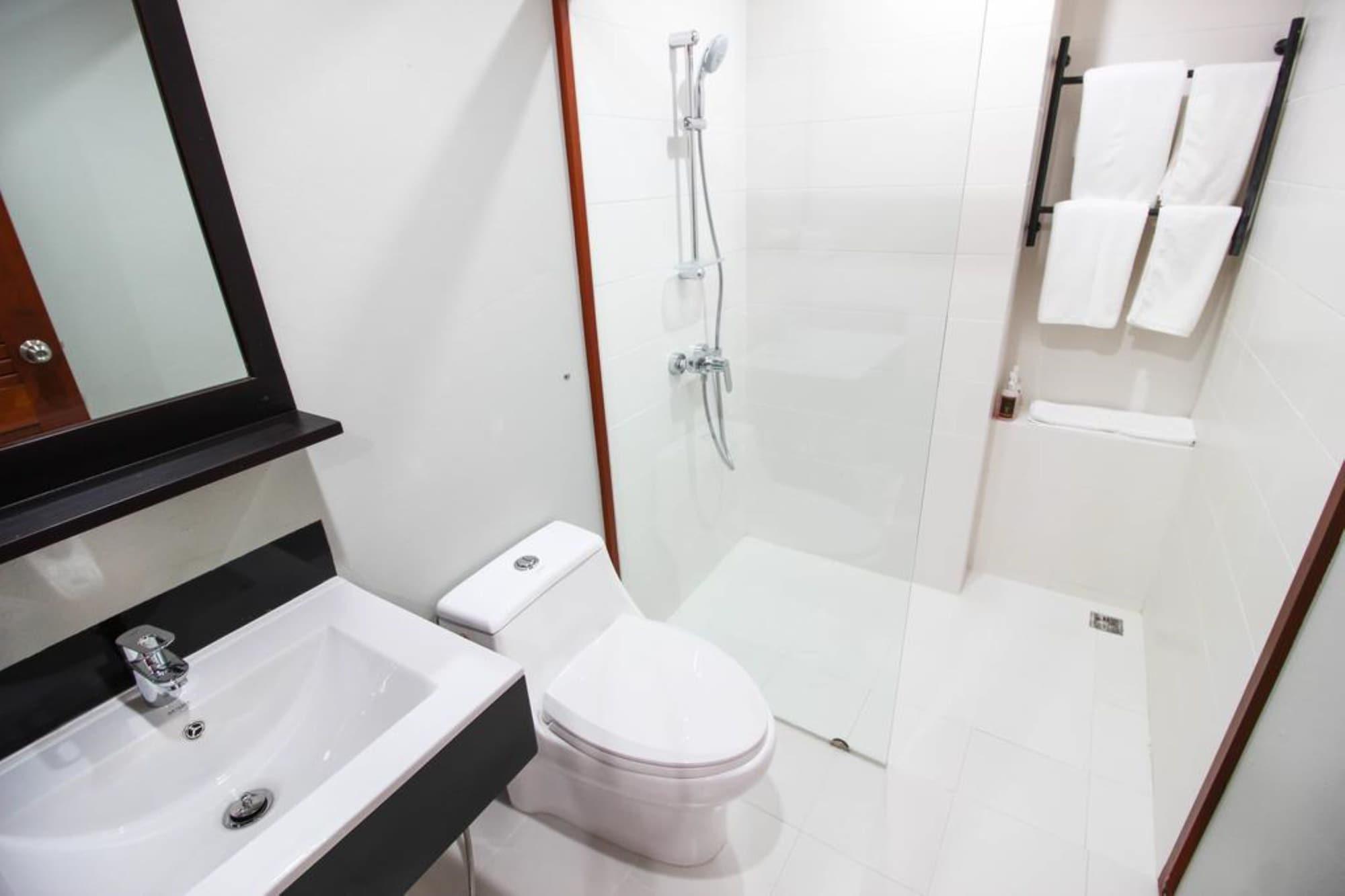 Tai-Shan Suites Ratchaburi Buitenkant foto