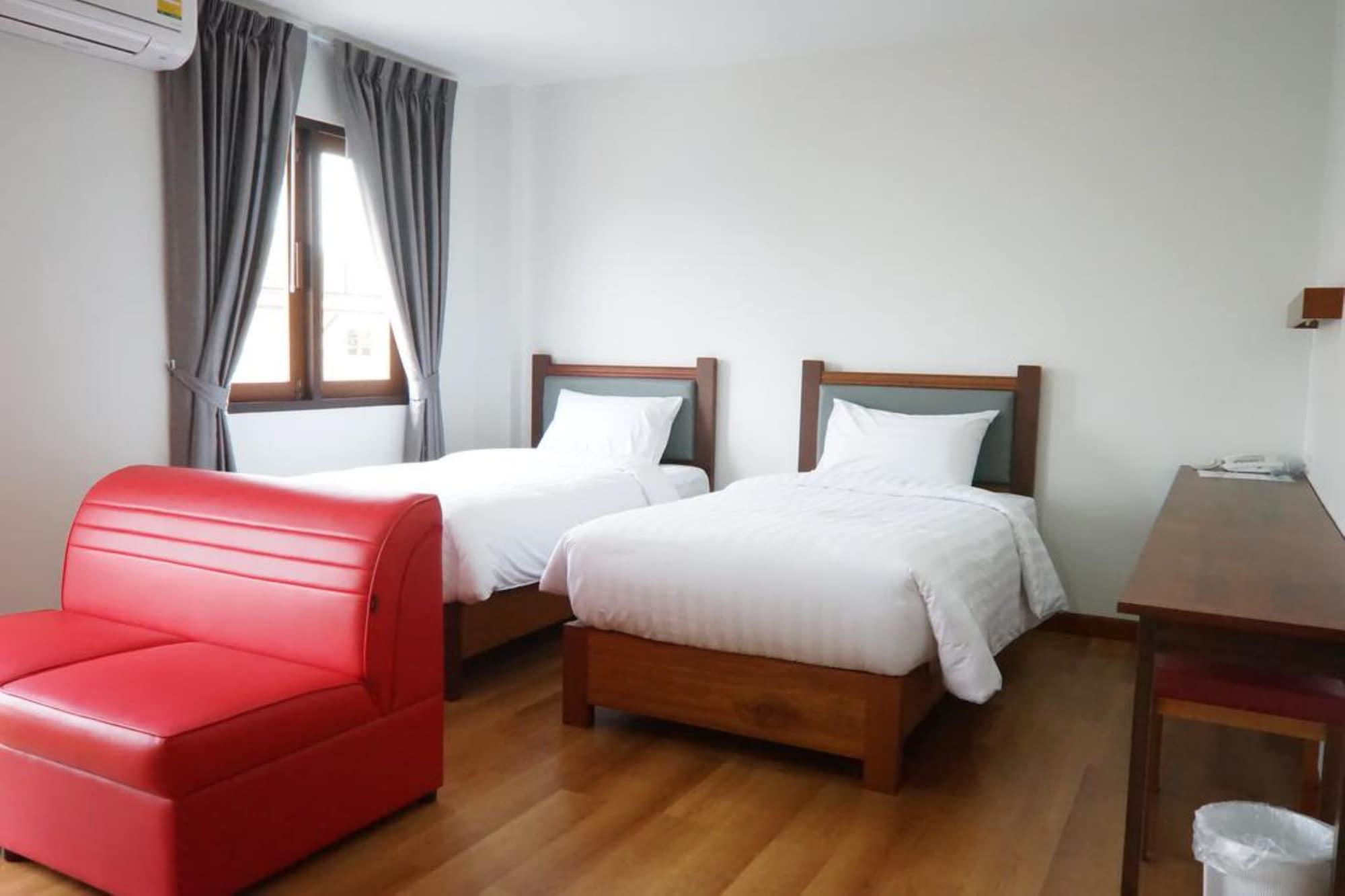 Tai-Shan Suites Ratchaburi Buitenkant foto