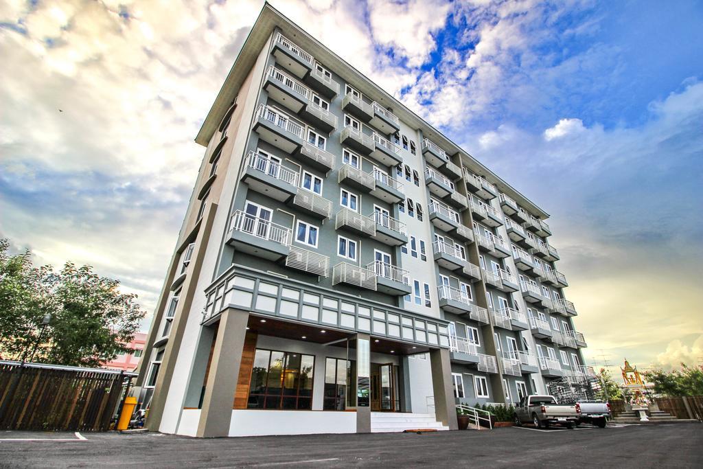 Tai-Shan Suites Ratchaburi Buitenkant foto