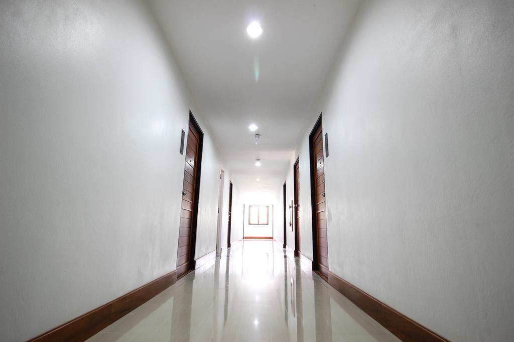 Tai-Shan Suites Ratchaburi Buitenkant foto