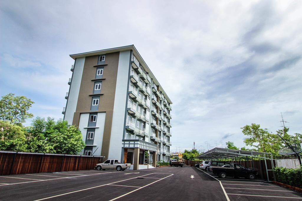 Tai-Shan Suites Ratchaburi Buitenkant foto